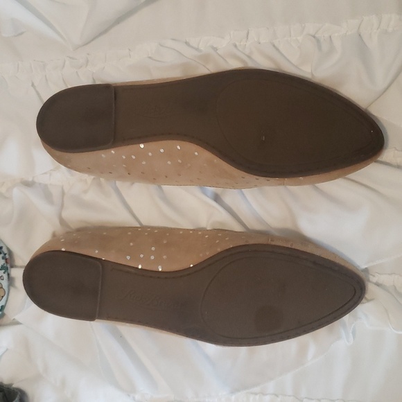 Shoes - Picture 5 of 8